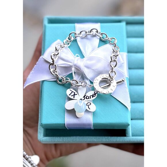 7.5" Return to Tiffany Co Toggle Bracelet in Silver - Picture 1 of 5